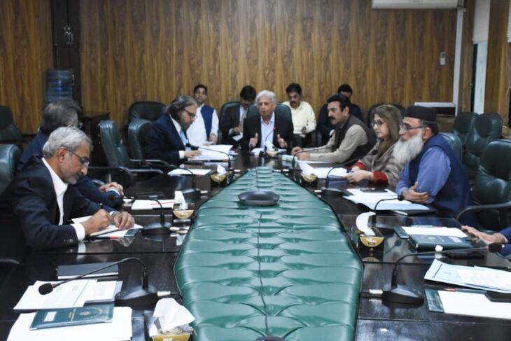 Minister directs to ensure availability of fertilizers to farmers