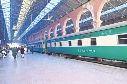 Solarization of 37 railway stations completes