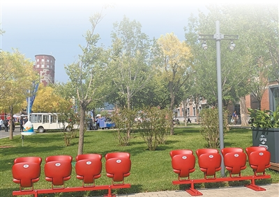 Seats for V-day celebration finds new homes across Beijing
