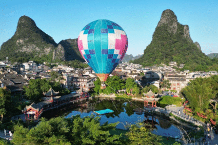 Holiday travel boom reflects resilience and vitality of Chinese economy