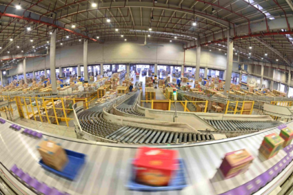 China builds world’s largest express delivery network, fueling dynamic economy