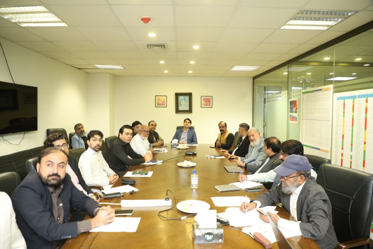 Minister orders five-year roadmap to boost kinnow, citrus exports
